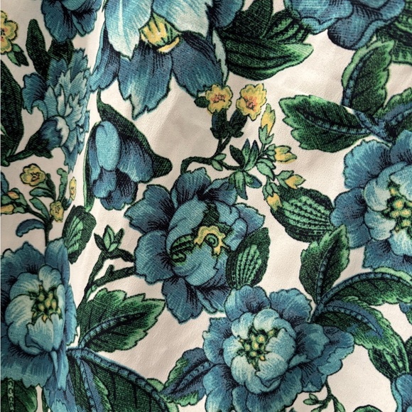 Loft Plus Size 26 Blue Floral Blouse NWT - Picture 8 of 8